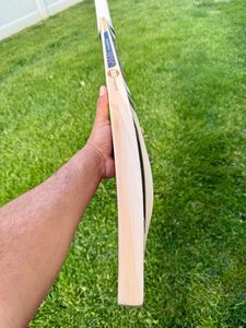 SS Master 8000 English Willow Cricket Bat Short Handle - Product Image 3