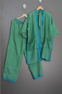 Ensemble pyjama kimono style sari en soie pour femme, vêtements de détente de luxe en satin, ensemble de nuit - Product Image 4