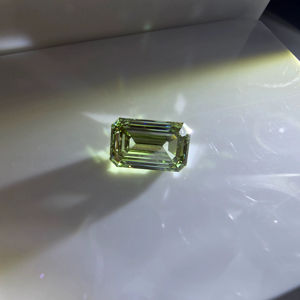 Diamante Cultivado en Laboratorio, Corte Esmeralda, 3.5CT, Verde Intenso, Certificado IGI, VS1, Diamante Suelto - Product Image 2