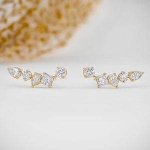 Pendientes de Oro de 18k con Diamantes Naturales en Forma de Pera, Princesa y Corte Redondo, Pendientes Individuales Minimalistas y Elegantes - Product Image 1