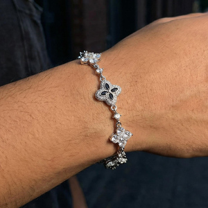 Pulsera de Plata con Flores y Diamantes Redondos de Corte Brillante para Mujer, Joyería de Lujo - Product Image 3