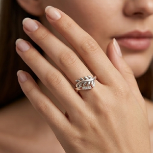 Anillo de Hoja de Rubí DIVYORO - Product Image 4
