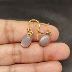 Nouvelle Tendance : Boucles d'Oreilles Pendante Ovale en Pierre de Lune Plaqué Or pour Femme, Idéales pour les Fiançailles - Vente en Gros - Product Image 1