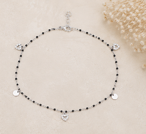 Seaila Bracelet de cheville en argent sterling 925 plaqué rhodium avec perles noires et breloques cœur en zircon cubique, réglable, minimaliste, bijou de pied tendance pour femme - Product Image 3