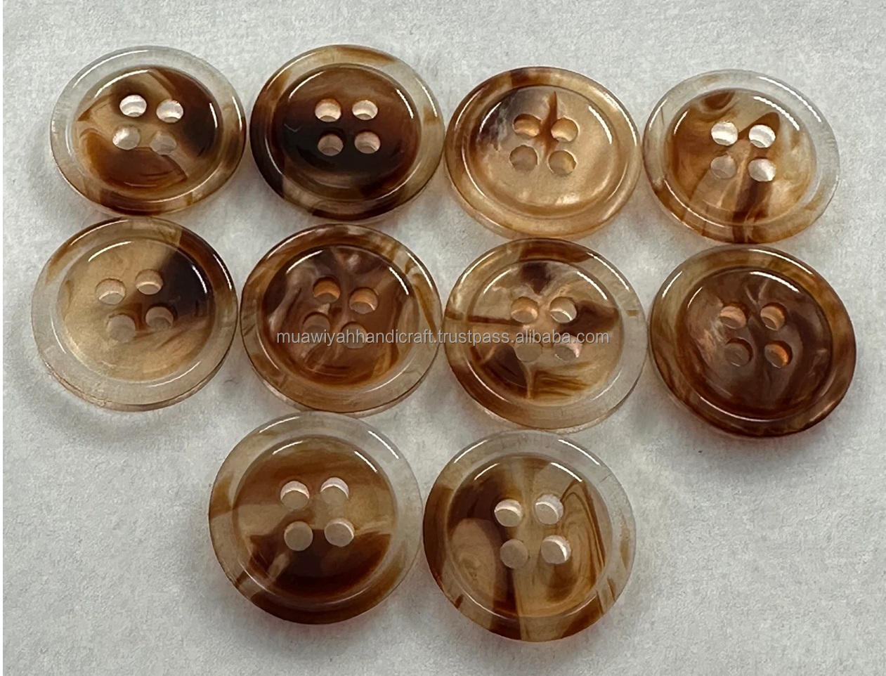 สีน้ำตาล