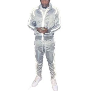 Ensemble survêtement jogging homme personnalisé en coton uni à col rond pour l'hiver avec logo – Vente en gros - Product Image 3