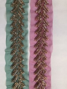 Exquisito Borde de Saree Floral Ecológico con Adornos Hechos a Mano, Lentejuelas Metálicas, Bordado de Precisión, 100% Poliéster, Lujoso - Product Image 2