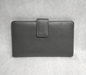 กระเป๋าใส่พาสปอร์ตพรีเมียมพร้อมช่องใส่โทรศัพท์มือถือ ป้องกัน RFID ช่องใส่เหรียญและเอกสาร หนังแท้ทำมือจากอินเดีย ดีไซน์แฟชั่น - Product Image 4