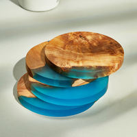 Sous-verre en résine élégant et fonctionnel, artisanat en forme de croissant, épaisseur 3 mm, design de luxe écologique, durable, finition noyer vibrante et élégante