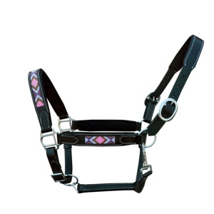 Cabestro de caballo estilo western con cuentas y collarín de pecho, conjunto de arreos de cuero con detalles de concho y correas ajustables para montar. - Product Image 4