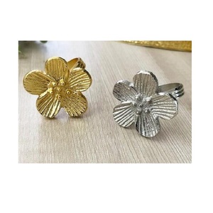 Anillo de Servilleta Decorativo de Metal con Flor Plateada, Porta Servilletas de Tela o Papel, para Bodas y Restaurantes - Product Image 3