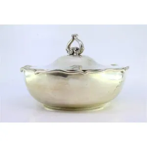 Casserole élégante classique en acier inoxydable avec couvercle |   Service de plats chauds durable, antiadhésif, écologique et de haute qualité - Product Image 3