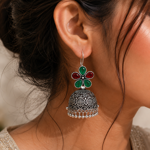 Pendientes Colgantes de Flor de Plata Oxidada, Chapados en Estilo Antiguo, con Piedras Rojas y Verdes, Joyería para Bodas y Fiestas - Product Image 3