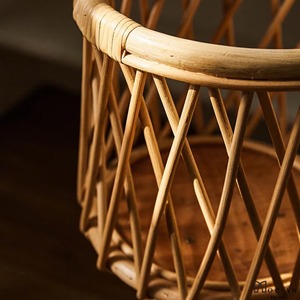 Macetero de Ratán de Alta Calidad con Base, para Uso en el Hogar, Entrada de Jardín y Decoración Interior de Restaurantes, Acabado Natural - Product Image 2