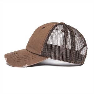 Gorra Trucker de Alta Calidad Personalizada de 6 Paneles, sin Estructura, con Malla Trasera, Marrón, Lisa, Desgastada, de Algodón/Poliéster - Product Image 3