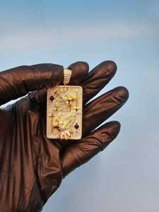 Colgante de Lujo para Hombre, Chapado en Oro sobre Plata 925, con Moissanita VVS Redonda Personalizada, Estilo Rapper Bling Hip Hop, Certificado GCI - Product Image 5