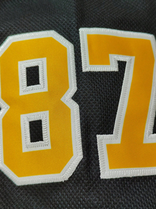 Camiseta de Hockey sobre Hielo Personalizada para Hombre, Negra y Dorada, Cuello en V, Manga Larga, Uniforme de Equipo en Blanco, Nombre y Número Sublimados, Camiseta de la Liga de Cerveza - Product Image 4