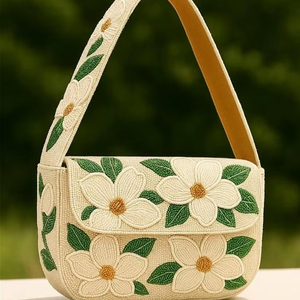 Sac à main perlé Magnolia, Pochette florale perlée, Sac à main fleur blanc, Sac à bandoulière printemps, Sacs perlés d'été - Product Image 1