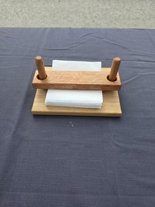 Porte-serviettes en bois design, support élégant pour serviettes, accessoire de cuisine pour la maison, idéal pour les tables de restaurant, les hôtels et la restauration. - Product Image 2