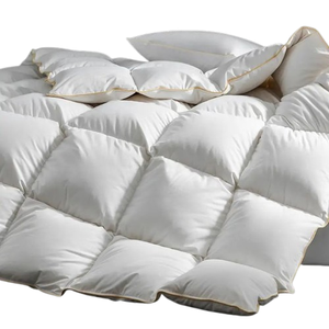 Couette matelassée 100% polyester, garnissage en duvet de canard, respirante, utilisable toute l'année, lavable en machine, blanche - Product Image 1