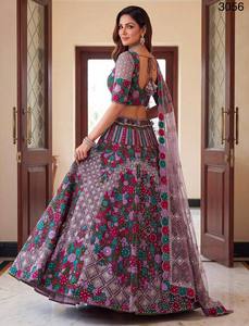 Ensemble Lehenga Choli en soie brodée pour femme, avec dupatta en résille à motifs floraux et travail miroir, tenue de mariage et de fête - Product Image 2