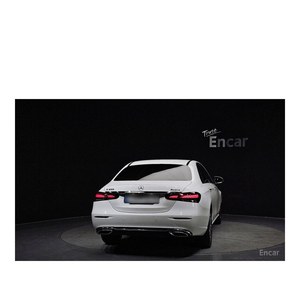 Mercedes-Benz Clase E E350 4MATIC Avantgarde 2022, 29,863 km, Caja de Cambios Automática, Asientos de Cuero, Volante a la Izquierda, Cámara Trasera - Product Image 4