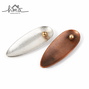 Porta Incienso Metálico con Forma de Hoja y Soporte de Bola, Bandeja Elegante para Cenizas, Quemador de Varillas Moderno y Minimalista, Fragancia para el Hogar - Product Image 1