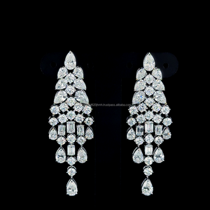 Pendientes de Lujo de Oro Blanco de 18K con Diamantes Cultivados en Laboratorio, Corte Pera y Esmeralda, Joyería Fina - Product Image 1