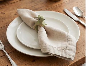 Juego de servilleteros de madera con diseños de flamencos, gallos, conejos y perros para decoración de mesa de estilo rústico. - Product Image 3