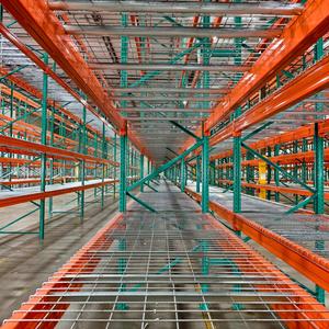 BHD Vietnam's Heavy-Duty Teardrop 5 Layer Galvanized Steel Pallet Rack <b>Storage</b> Solution for Narrow Spaces Corrosion Protection - Product Image 4