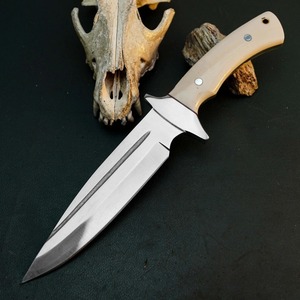 มีดทำมือแบบกำหนดเอง Black Smith ปี 1987 ใบมีดเหล็กกล้าไร้สนิม สำหรับตั้งแคมป์และกิจกรรมกลางแจ้ง ด้ามจับทำจากกระดูก ขนาด 15 นิ้ว ปลายใบมีดแบบ Clip Point พร้อมซองหนัง - Product Image 2