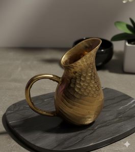 Vase Pichet Doré en Aluminium avec Finition Laiton Martelé à la Main, Carafe Décorative pour Table Centrale de Salon Moderne - Product Image 3