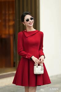 Vestido Premium Rojo de Manga Larga con Cuello Asimétrico y Corte Evase para Mujer |   Vestido Elegante para Invitadas de Boda |   LAVIEM - Product Image 3