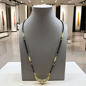 Chaîne de perles noires plaquée or 22 carats style Mangalsutra indien traditionnel, pendentif minimaliste en perles et zircon, bijoux quotidiens pour femmes - Product Image 4