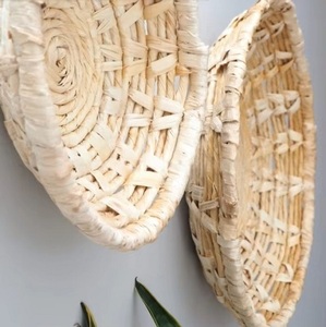 Panier suspendu décoratif mural en rotin, osier et jonc de mer, nouveau design, prix d'usine, idée cadeau de pendaison de crémaillère, articles écologiques - Product Image 5