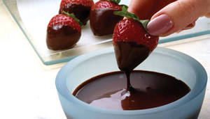 Fraises glacées enrobées de chocolat en gros – Fournisseur de snacks de fruits surgelés de qualité supérieure - Product Image 4