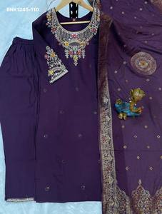 Nouvelle Arrivée : Ensemble Kurti-Pant et Dupatta en Soie Romaine avec Broderie Cordonnée et Paillettes – Vente en Gros - Product Image 3