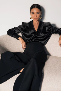 Chemisiers en satin pour femmes, col en V, épaules droites, avec épaulettes, chemisiers en satin - Product Image 3