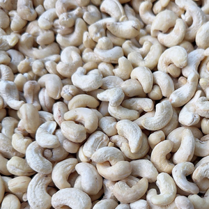 ขายส่งเม็ดมะม่วงหิมพานต์คุณภาพสูง W180 W210 เม็ดมะม่วงหิมพานต์ซานติโก เม็ดมะม่วงหิมพานต์เวียดนาม ราคาเม็ดมะม่วงหิมพานต์ในเวียดนาม ส่งออกไปยังเอเชีย สหภาพยุโรป และตะวันออกกลาง - Product Image 1