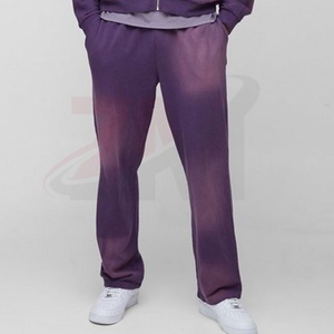 Ensemble de survêtement personnalisé avec logo imprimé, coupe oversize, effet délavé, respirant et écoresponsable, comprenant un sweat à capuche zippé et un pantalon cargo jogger - Product Image 3