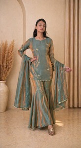 Ensemble Salwar Kameez en soie pour femmes, brodé, tenue de mariage indienne et pakistanaise, coupe ample, longueur au sol, tenue de soirée - Product Image 4