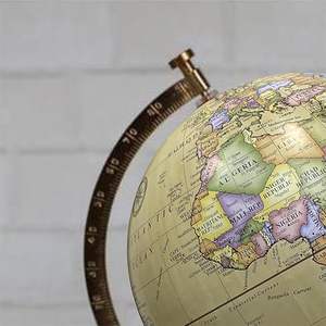 Globo Terráqueo Antiguo Premium con Base Metálica Minimalista, Globo Geográfico con Mapa del Mundo - Product Image 3