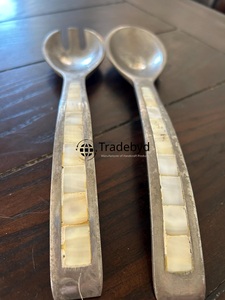 Cuillère de luxe en nacre incrustée, artisanale, pour la table, par Tradebyd - Product Image 3