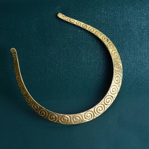 Collier ras du cou en laiton tribal flexible martelé à prix de gros par ZAM ZAM IMPEX - Product Image 2