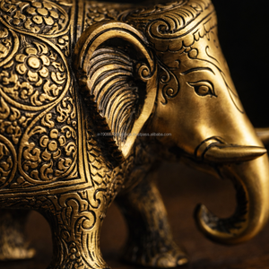 Figurine d'éléphant artisanale en aluminium, finition laiton antique, design Art Déco, 16x11x8 cm, décoration de table pour anniversaire et Ramadan - Product Image 5