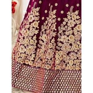ชุดเจ้าสาวผ้ากำมะหยี่ปักสีม่วงดึงดูดใจ lehenga choli - Product Image 3