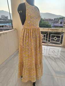 Vestido Maxi de Algodón con Estampado Floral Boho, Diseño de Cuello Elegante, Corte Evase, Vestido Casual para Playa o Fiesta, Venta al Por Mayor para Exportación - Product Image 4