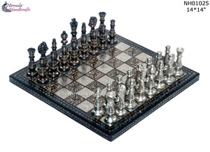 Juego de Ajedrez de Latón Nirmala Handicrafts, 14x14 Pulgadas, Hecho a Mano, Diseño Clásico, Piezas Plateadas y Negras, Tablero Cuadrado - Product Image 1