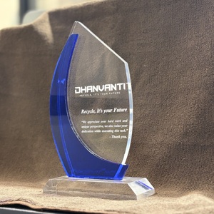 Trofeo de Cristal Acrílico Ecológico al por Mayor, con Acabado Pulido, Grabado Láser Personalizado, Diseño Azul para Promociones - Product Image 4