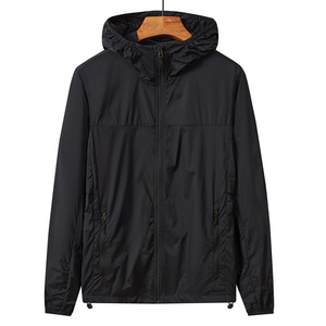 Chaqueta Cortavientos Negra con Cremallera Media, Tallas Grandes, Impermeable, Microfelpa Ligera, con Capucha, Estilo Urbano de Invierno, Estampada - Product Image 4